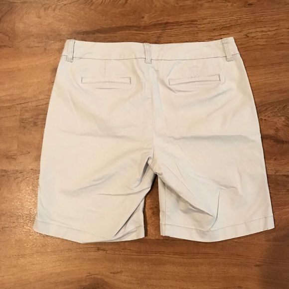 Great Condition Light Than Khaki Jcrew JCrew Long Shorts Size Medium 8 - Picture 3 of 3